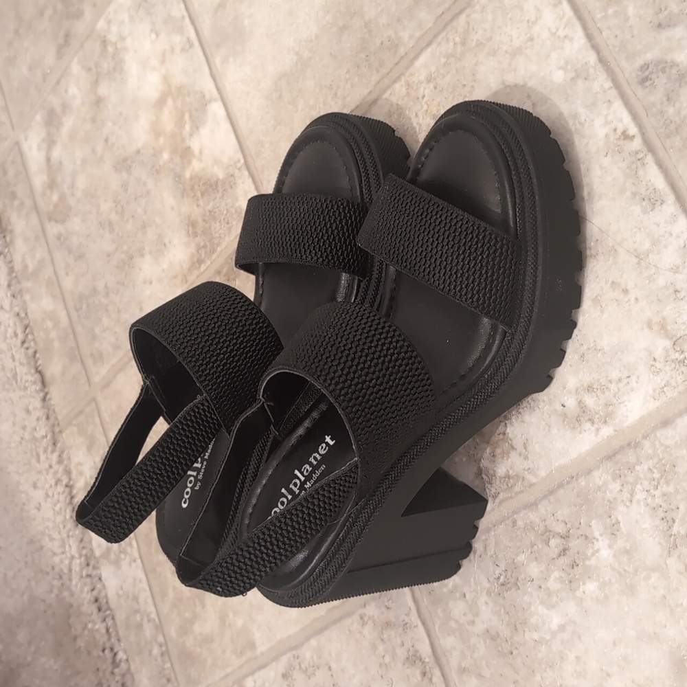 Cool Planet by Steve Madden Women's Stem Lug-Sole City Sandals